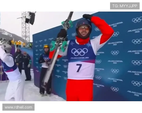 王心迪空中技巧夺冠泪洒赛场教练喜极而泣